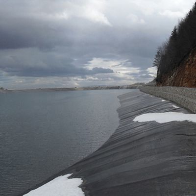 Waterproof Plastic Dam Liners 1mm HDPE Geomembrane Pond Liner 2mm 500 Microns Fish Pond